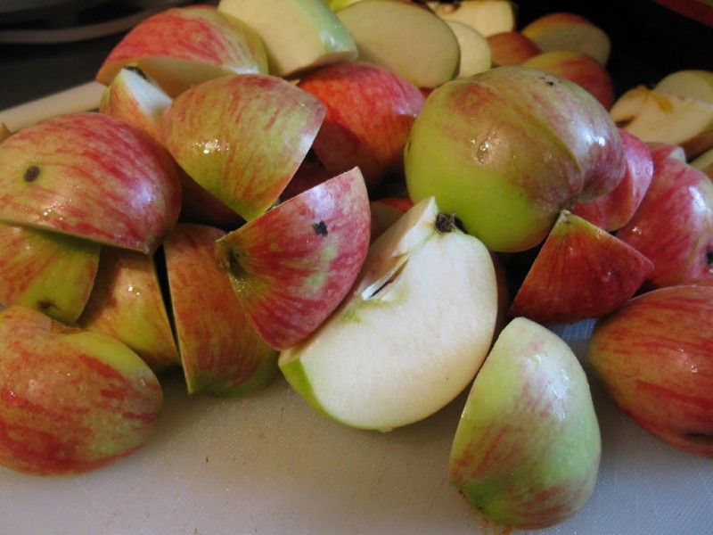 Apples cut into quarters.