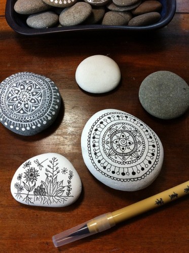 20+ Painted Rock Crafts