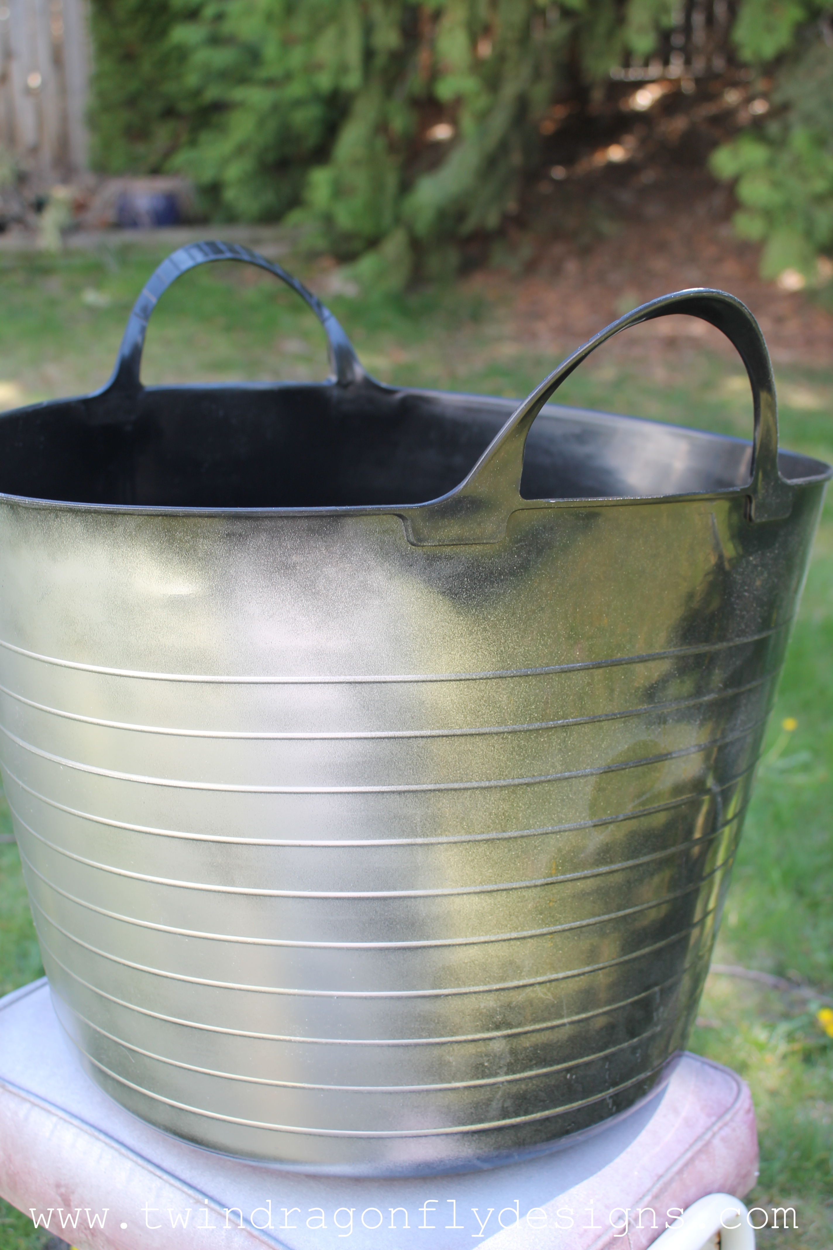 DIY Plastic Bucket Planter » Homemade Heather