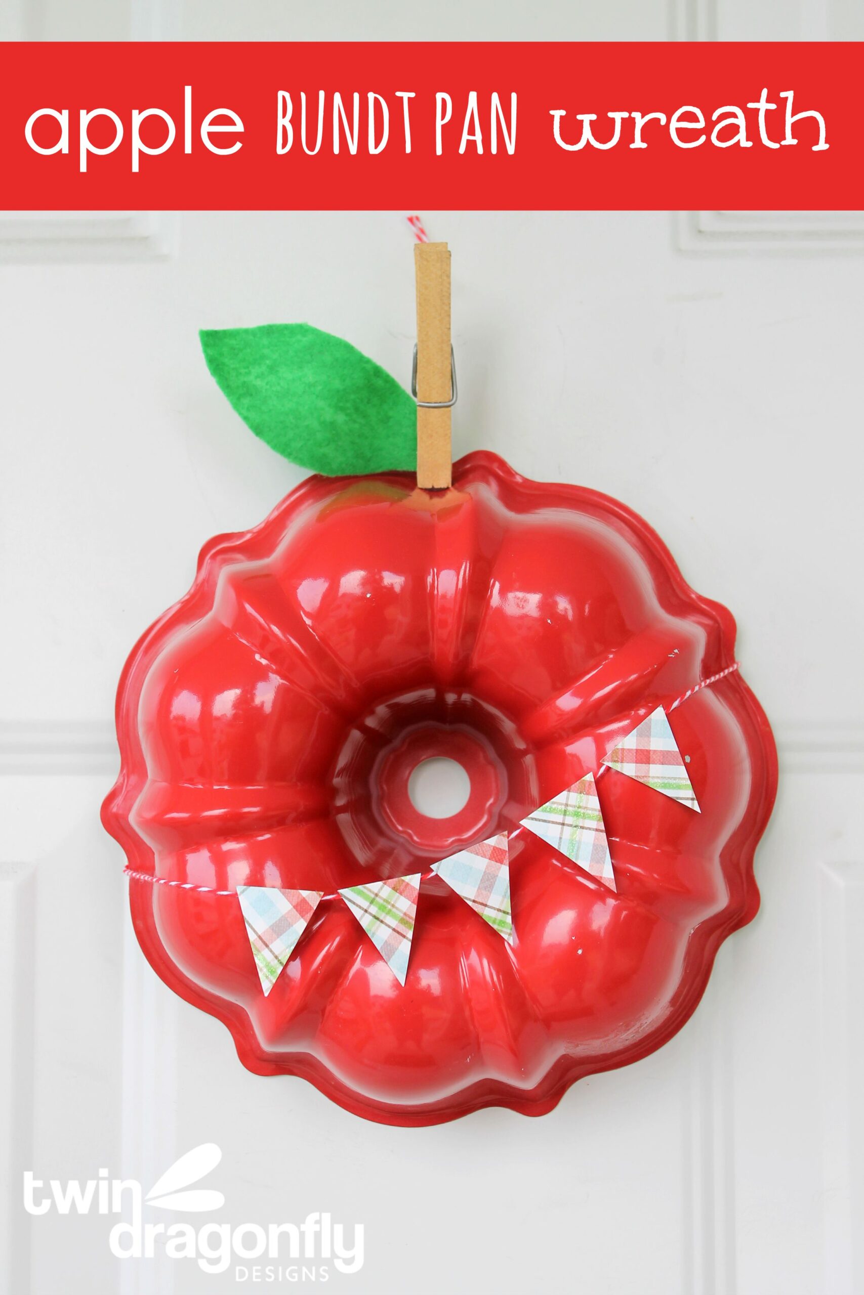 Adorable Apple Bundt Pan Wreath