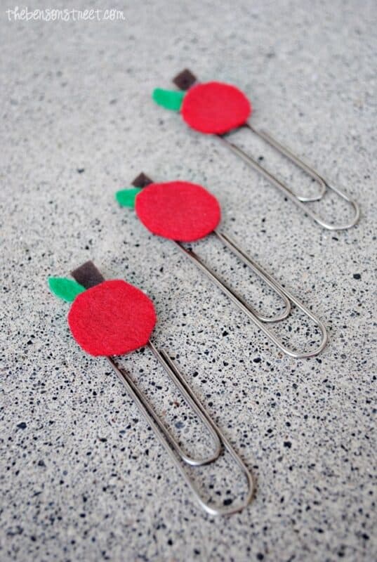 easy teacher gift apple paper clips at thebensonstreet.com