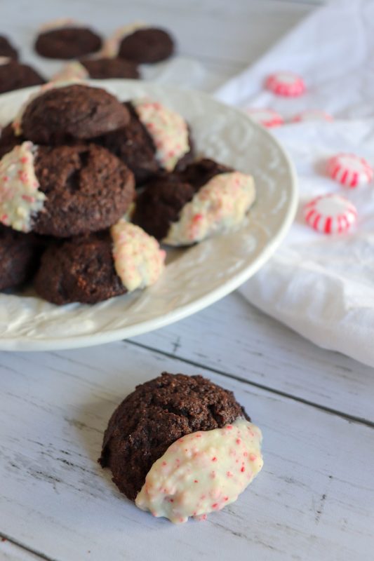 keto peppermint dipped chocolate cookies