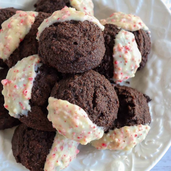 keto peppermint dipped chocolate cookies