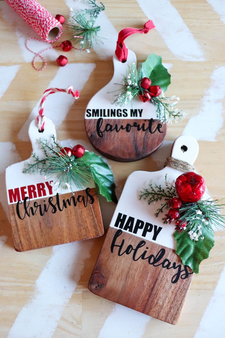 How to Make Holiday Cutting Board Signs with Free SVG
