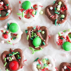 Christmas Chocolate Dipped Pretzel Recipe