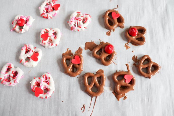 Valentine's Day Chocolate Pretzel Process