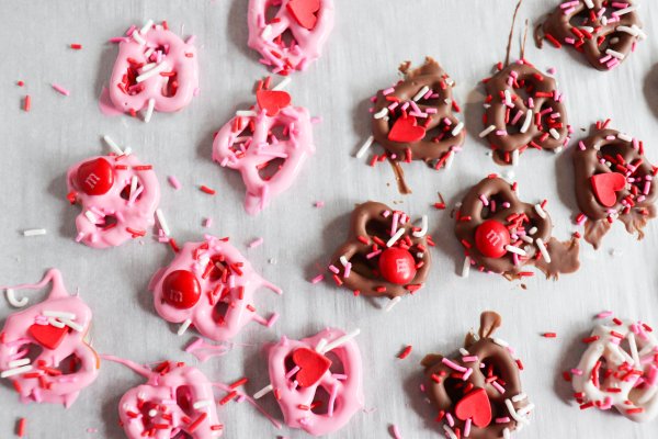 Valentine's Day Chocolate Pretzel Process