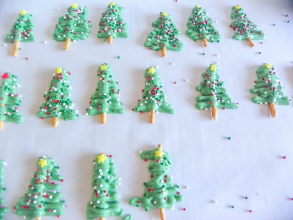 Christmas Tree Chocolate Pretzel Process
