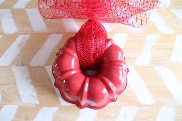 Christmas Bundt Pan Wreath Process