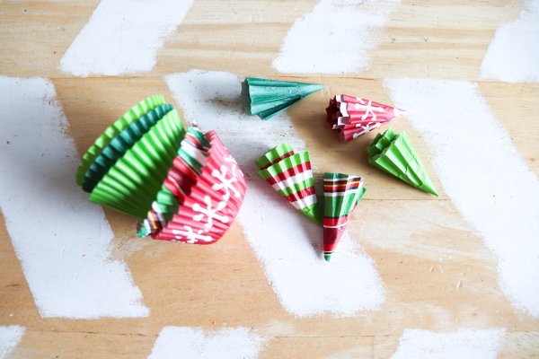 Christmas Bundt Pan Wreath Process