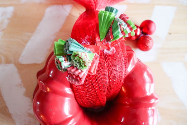 Christmas Bundt Pan Wreath Process