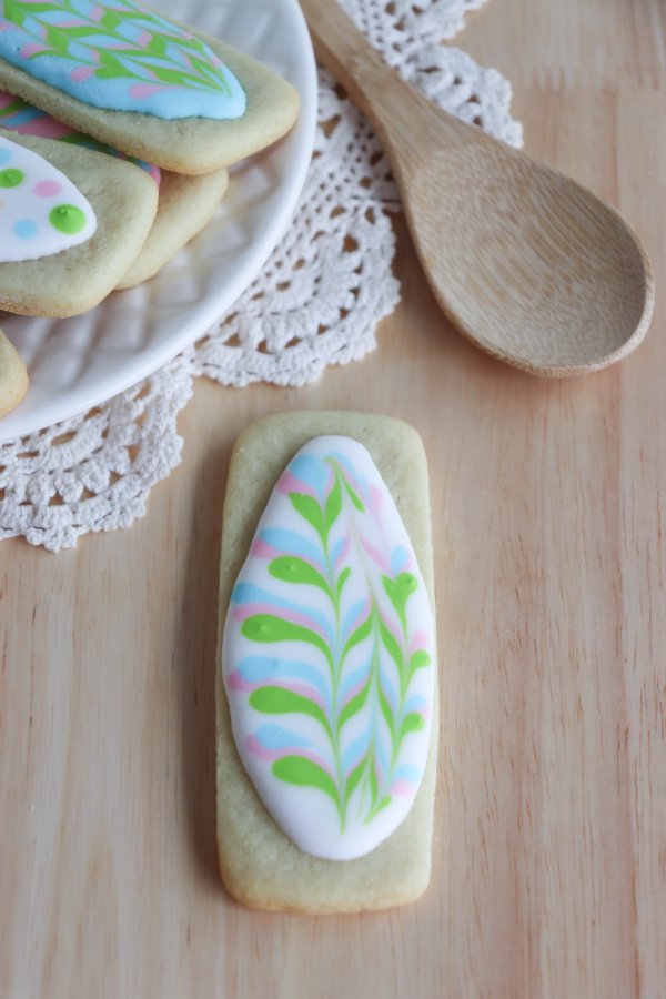Easter Egg Sugar Cookies with Printable Gift Tag