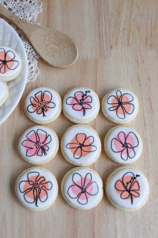 Flower Sugar Cookies with Free Printable Gift Tag
