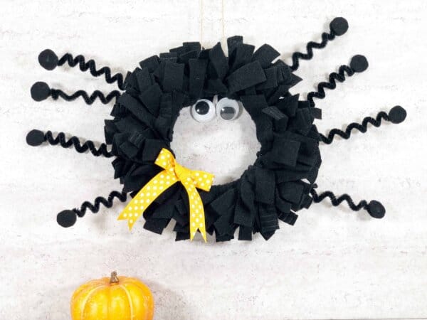 DIY Felt Spider Wreath