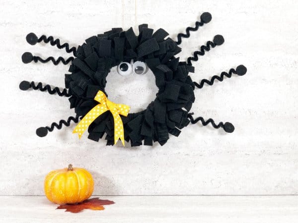 DIY Felt Spider Wreath