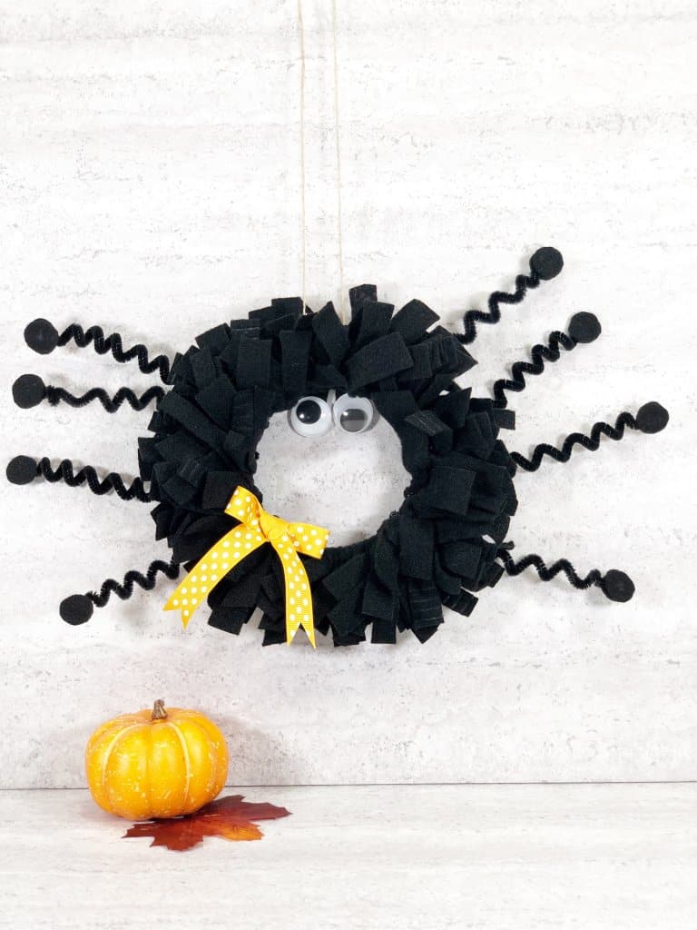 DIY Felt Spider Wreath