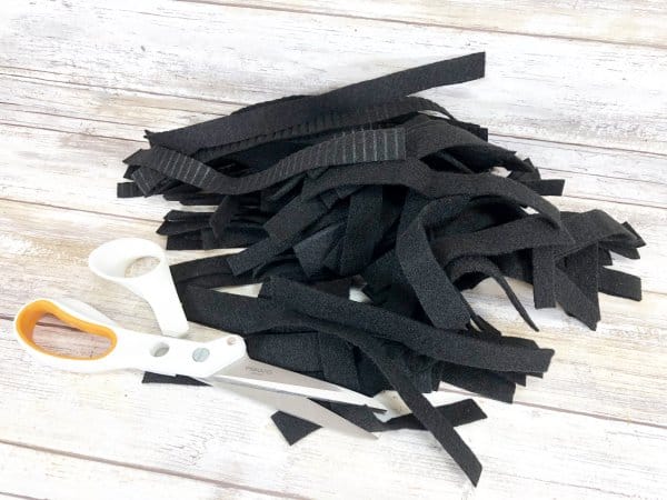 DIY Felt Spider Wreath Process