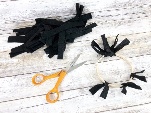 DIY Felt Spider Wreath Process