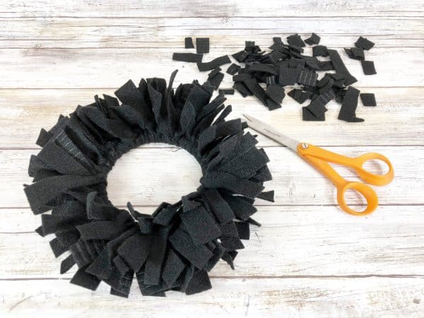 DIY Felt Spider Wreath Process