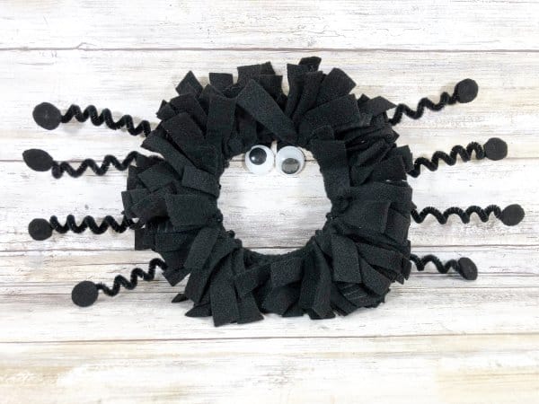 DIY Felt Spider Wreath Process