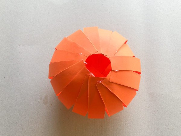 Paper Pumpkin Craft Process