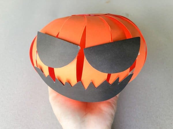 Paper Pumpkin Craft Process