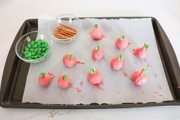 Apple Oreo Cake Balls Process