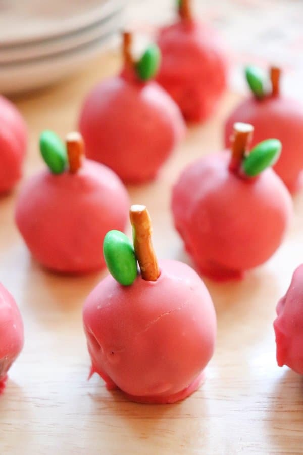 Apple Oreo Cake Balls Recipe