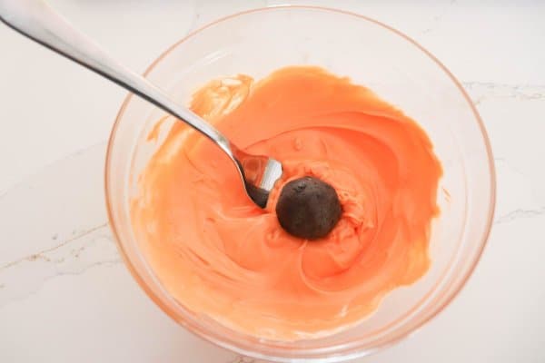 Pumpkin Oreo Cake Pop Process