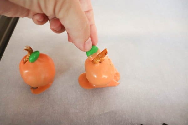 Pumpkin Oreo Cake Balls Process