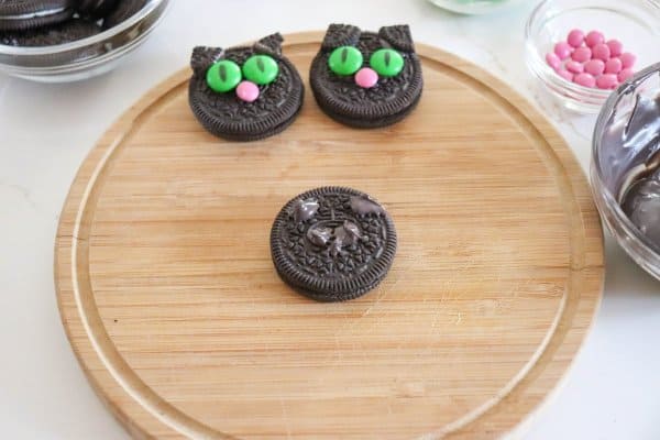 Hocus Pocus Black Cat Cookie Process