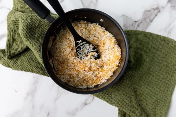 garlic rice in pot