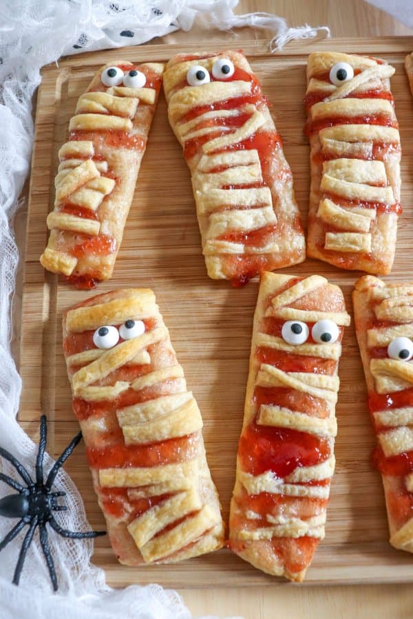 Crescent Roll Mummy Pies