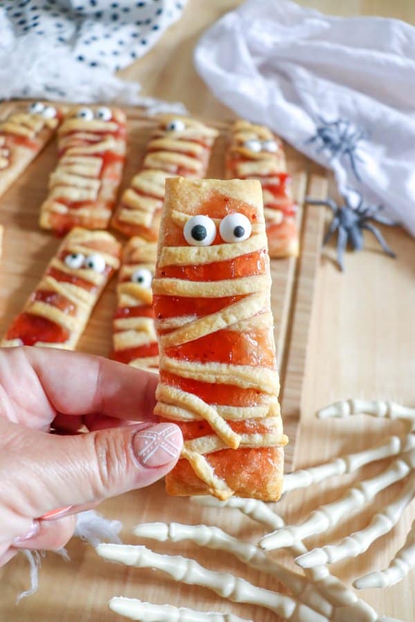 Crescent Roll Mummy Pies