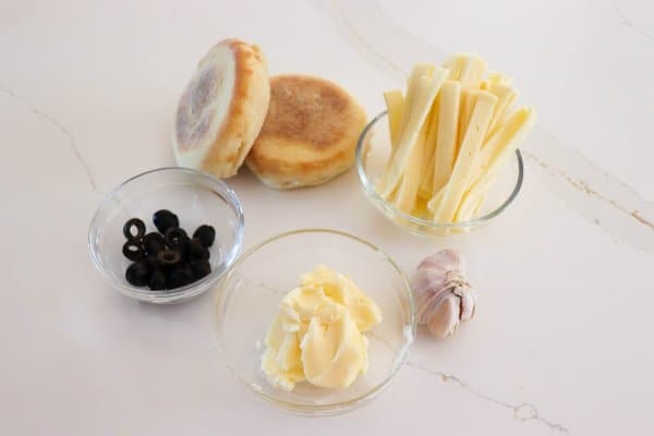 halloween garlic bread ingredients