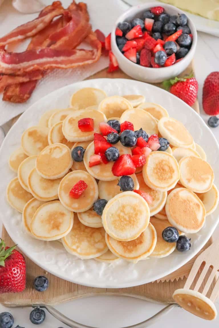 Easy Mini Pancakes (Silver Dollar Pancake Recipe)