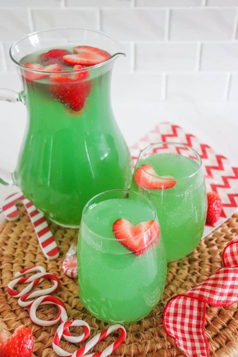 Christmas Grinch Drink Recipe (Easy Holiday Punch)