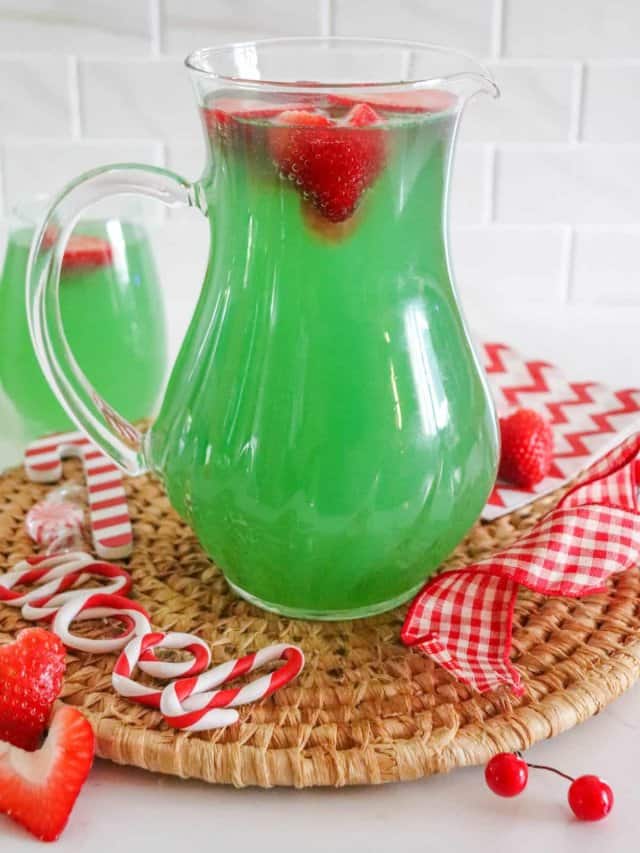 CHRISTMAS GRINCH DRINK RECIPE (EASY HOLIDAY PUNCH)