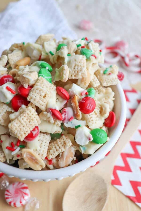 Christmas White Trash Almond Bark Recipe