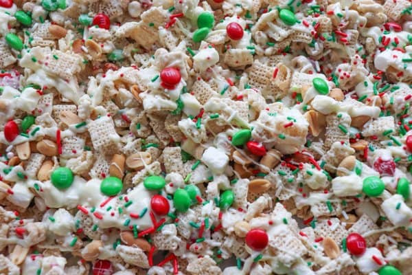 Christmas White Trash Almond Bark Recipe