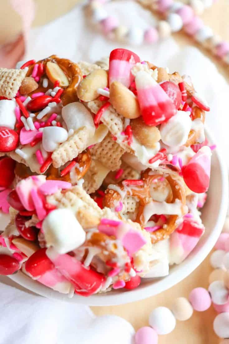 Valentine's Day Snack Mix - Homemade Heather