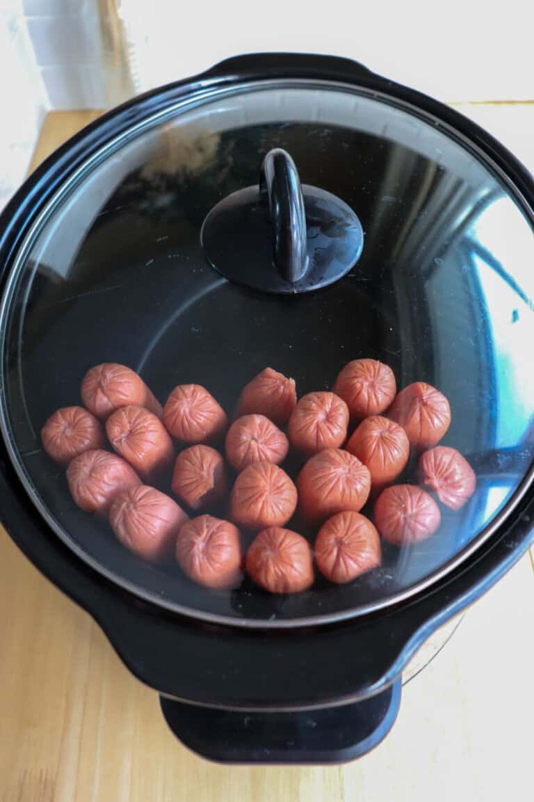 How to Cook Hot Dogs in a Crockpot (Slow Cooker Recipe)